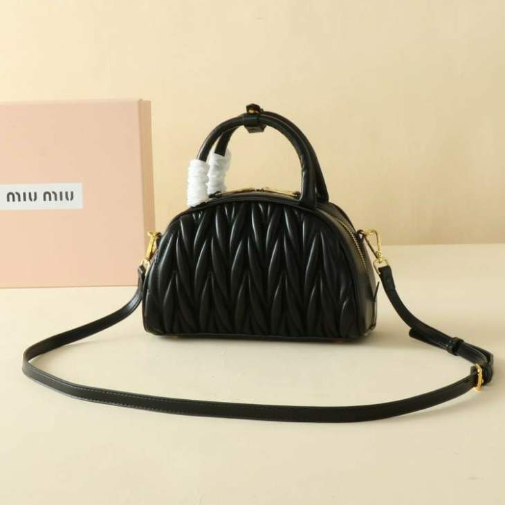Picture of Miu Miu Handbags _SKUfw184961553fw
